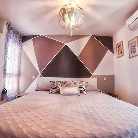 Сasa de vacaciones Charming House